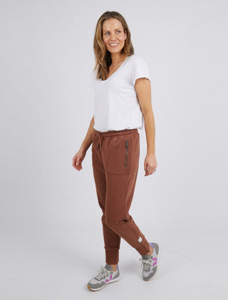 Elm Trackpant Cosy Chocolate - Pink Poppies
