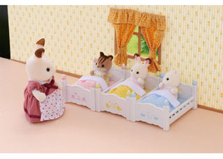 Sylvanian Families - Triple Bunk Beds - Pink Poppies 