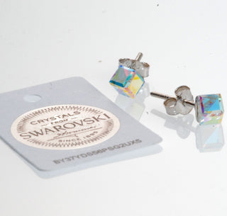 Mcj Stud Swarovski Crystal Square - Small Pearl Rainbow - Pink Poppies 