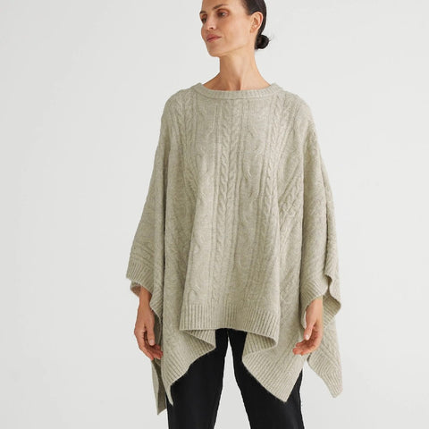 Brave&true Poncho Marnie Cable- Soft Moss - Pink Poppies 