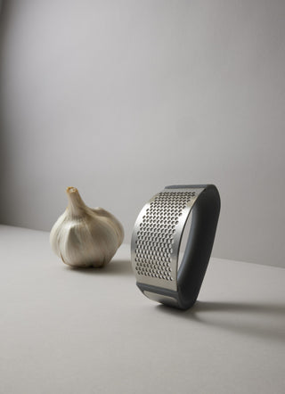 Svna Garlic Crusher Charcoal