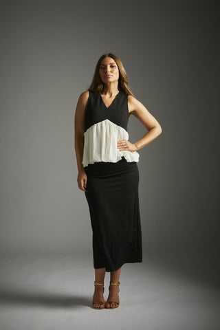 Endless Fortune Graciousness Skirt - Black | Pink Poppies