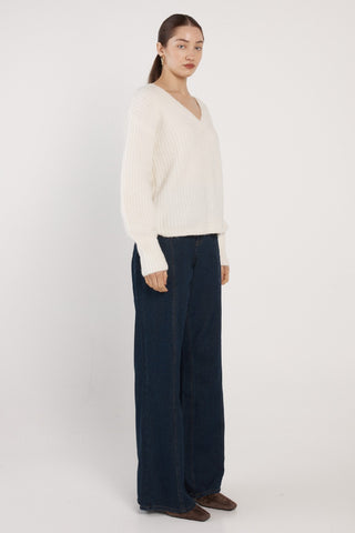 Fate & Becker Remy V - neck Jumper - Cream | Pink Poppies