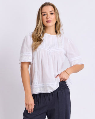 Foxwood Juna Top -white | Pink Poppies