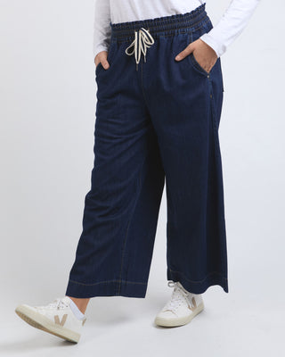 Elm Pant Greta Wide Leg - Extra Dark Wash [sz:size 8]