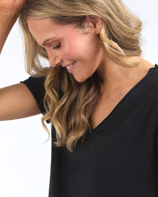 Elm Tee Pima Vee  - Black [sz:size 8]