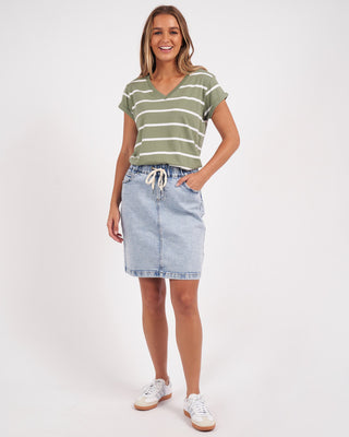 Foxwood Tee Manly Stripe Vee - Sage & White [sz:size 8]