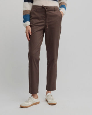 Yarra Trail Nova Jogger - Truffle | Pink Poppies